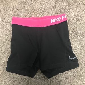 nike pro shorts!!
